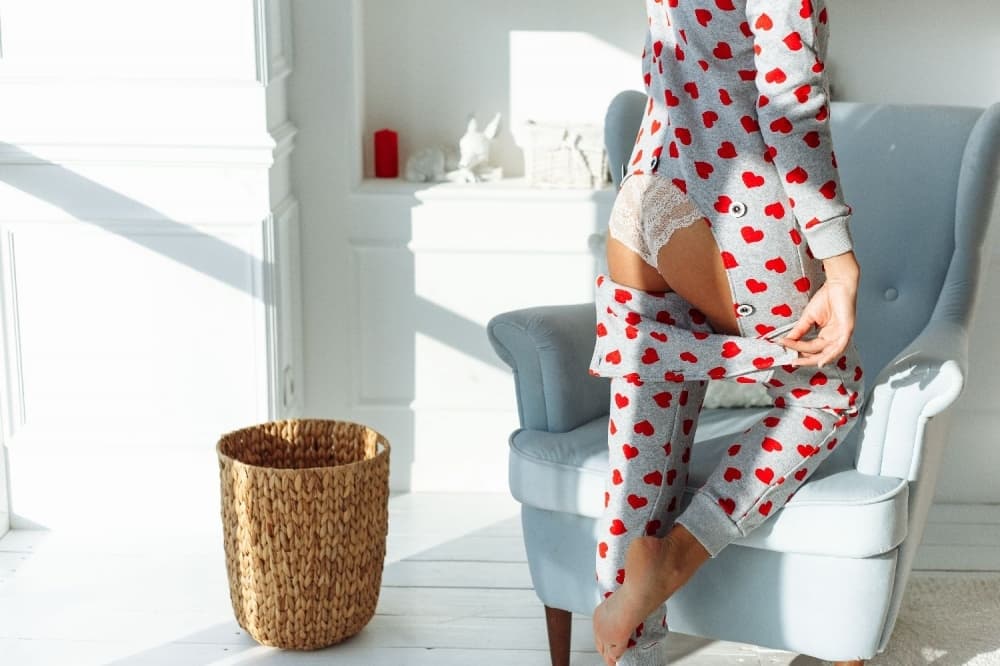 Composition refresh Standard Pijamale cool cu buzunar la spate este cadoul perfect de sărbători!